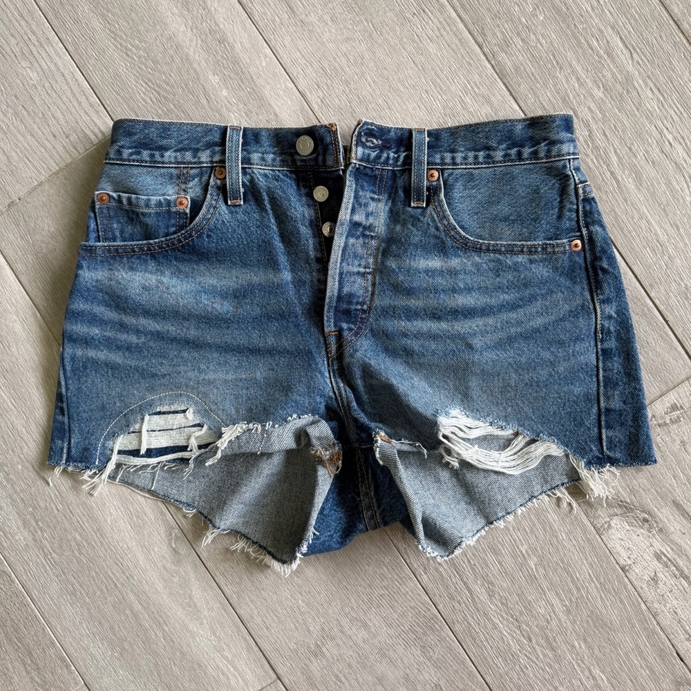 Levi’s Distressed Women Shorts